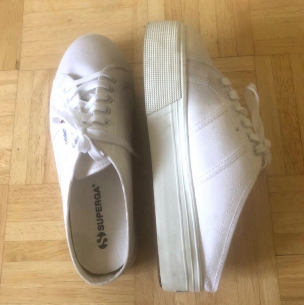 White platform supergas